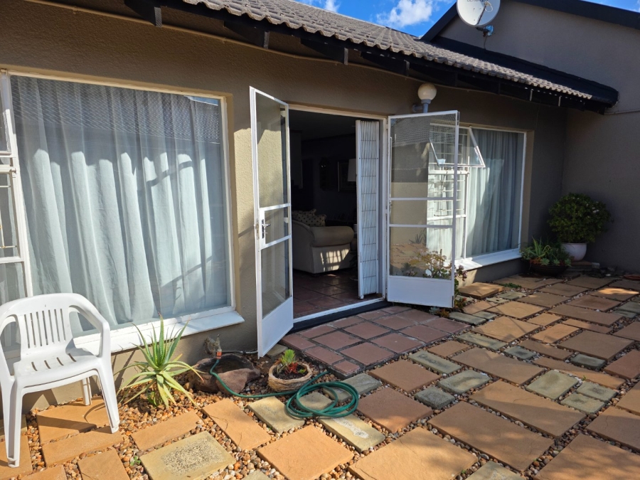 To Let 2 Bedroom Property for Rent in Heuwelsig Free State